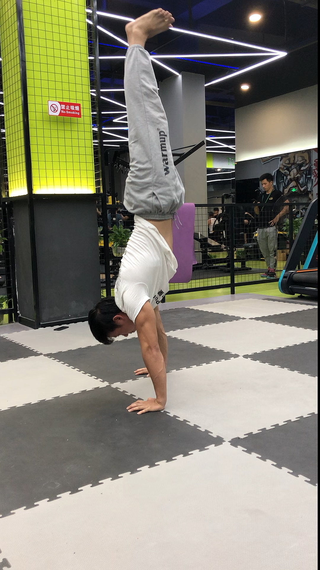 街健#自由倒立的小森