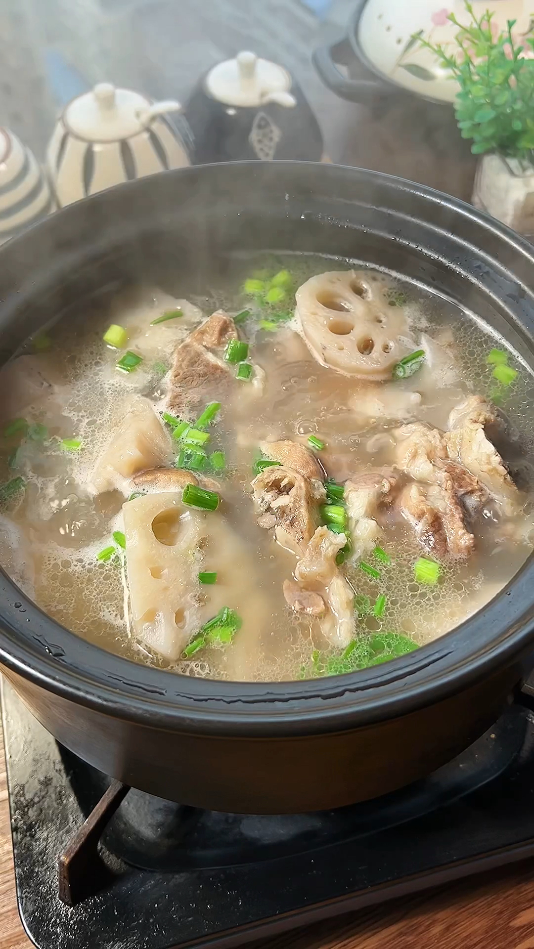 筒骨炖莲藕简单又好喝,过年在家做给家人喝!-度小视