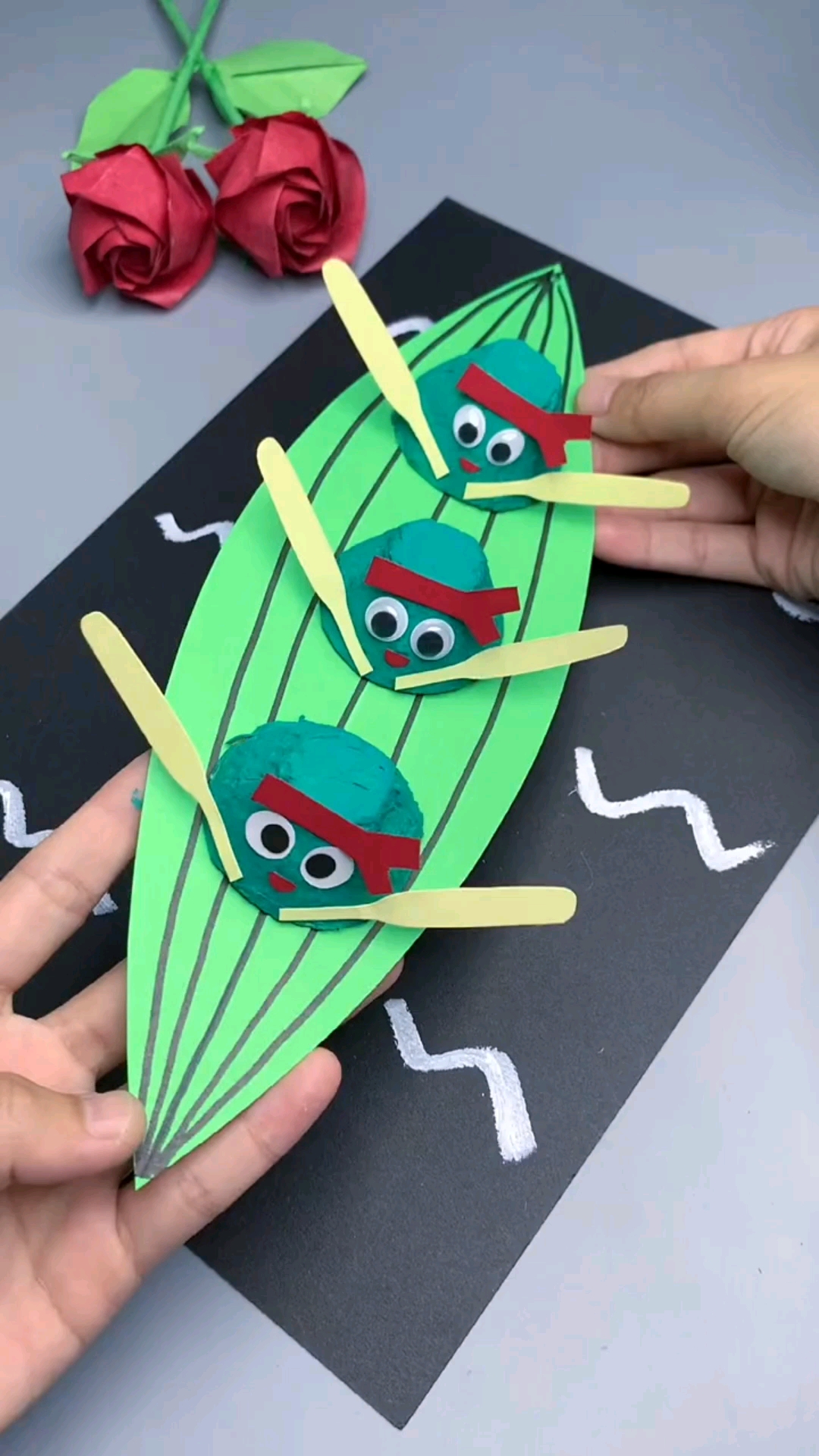 手工制作#端午节,用鸡蛋托做好玩的粽子赛龙舟-度小视