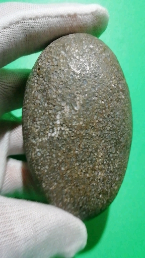 分享精品品相的玫瑰红月球玉化陨石无磁,它的蜂窝壮极为奇特罕见在