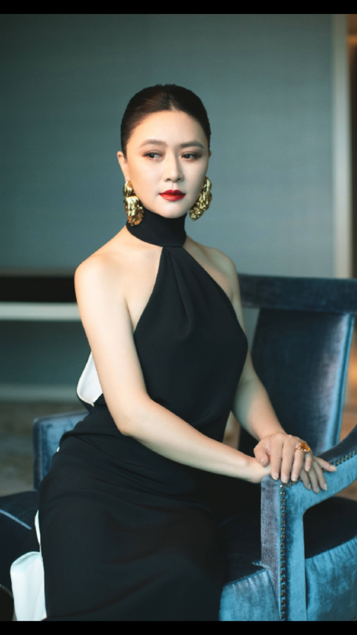 田海蓉,1975年11月7日出生于安徽省,毕业于上海戏剧学院,演员,制片人.