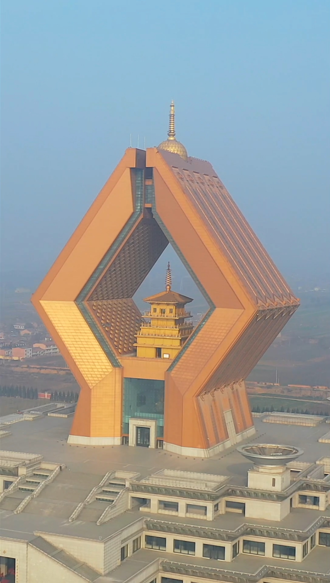 法门寺舍利塔高148米耗巨资修建