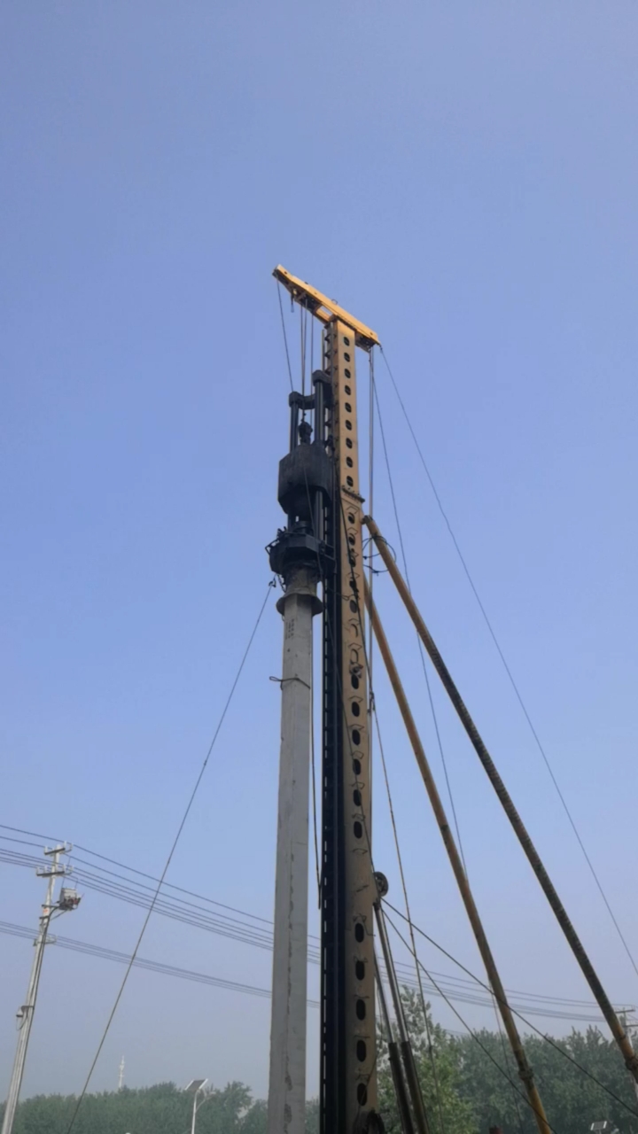 劳动最光荣#锤击沉桩法施工.