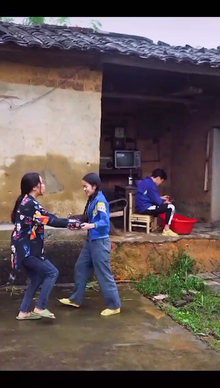 明哥翠花搞笑.快来围观!