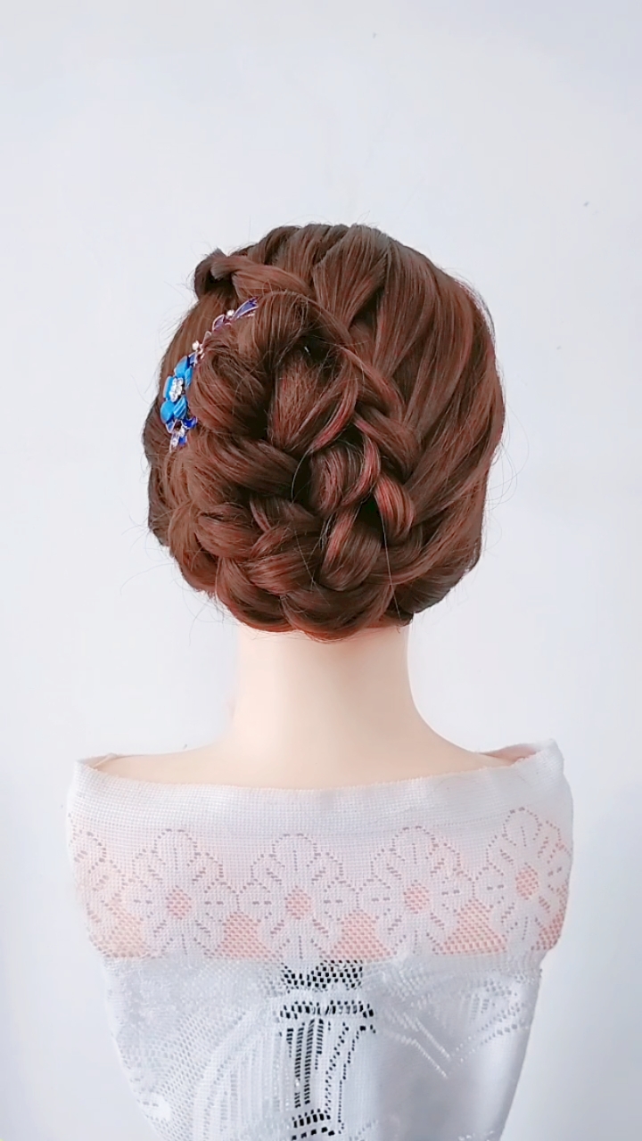 一款别致的喜婆婆发型,喜欢记得双击加关注,不然找不到了呦