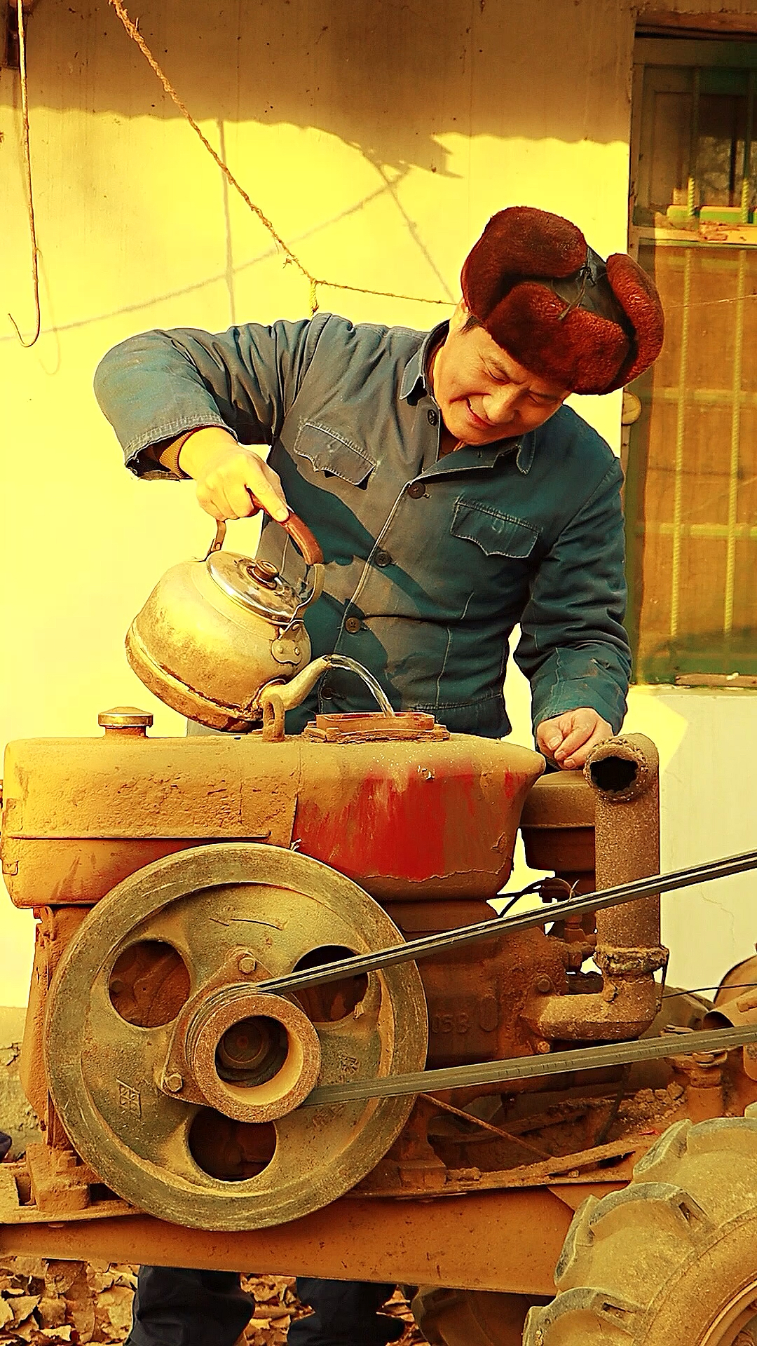 童年回忆#80年代手扶拖拉机一到冬天就特别难摇