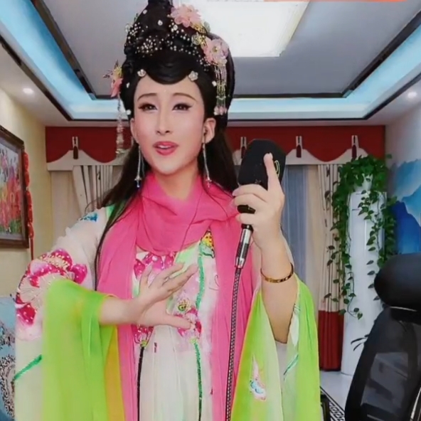 民间歌王#这是一个帅哥唱的你敢信?国风艺人馨洁精彩演绎!