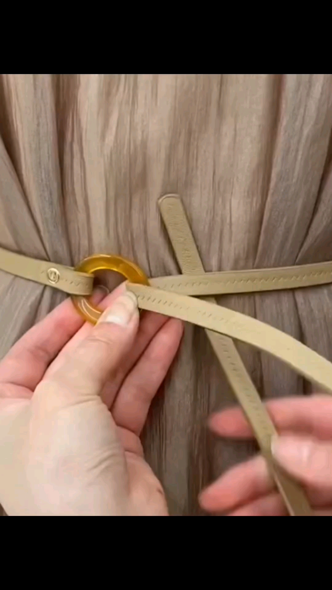 圆环腰带个性系法