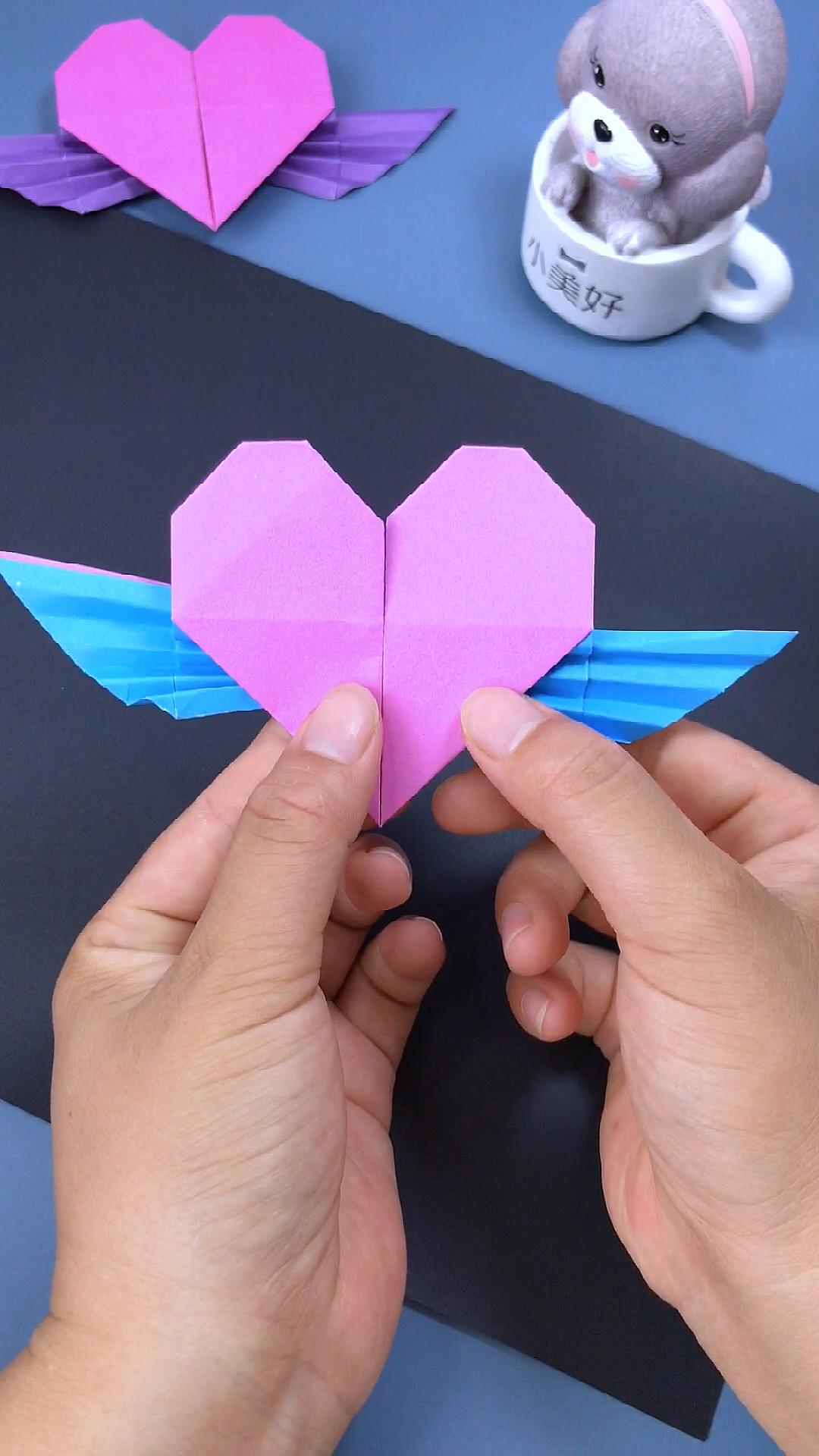 折纸心带翅膀图片