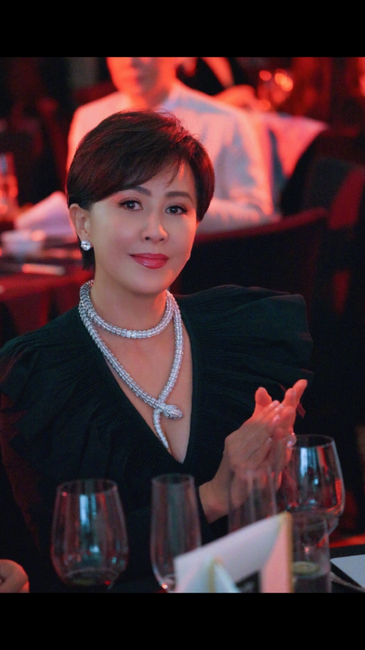 刘嘉玲,年12月8日生于中国江苏苏州,毕业于香港无线训练班,华语影视