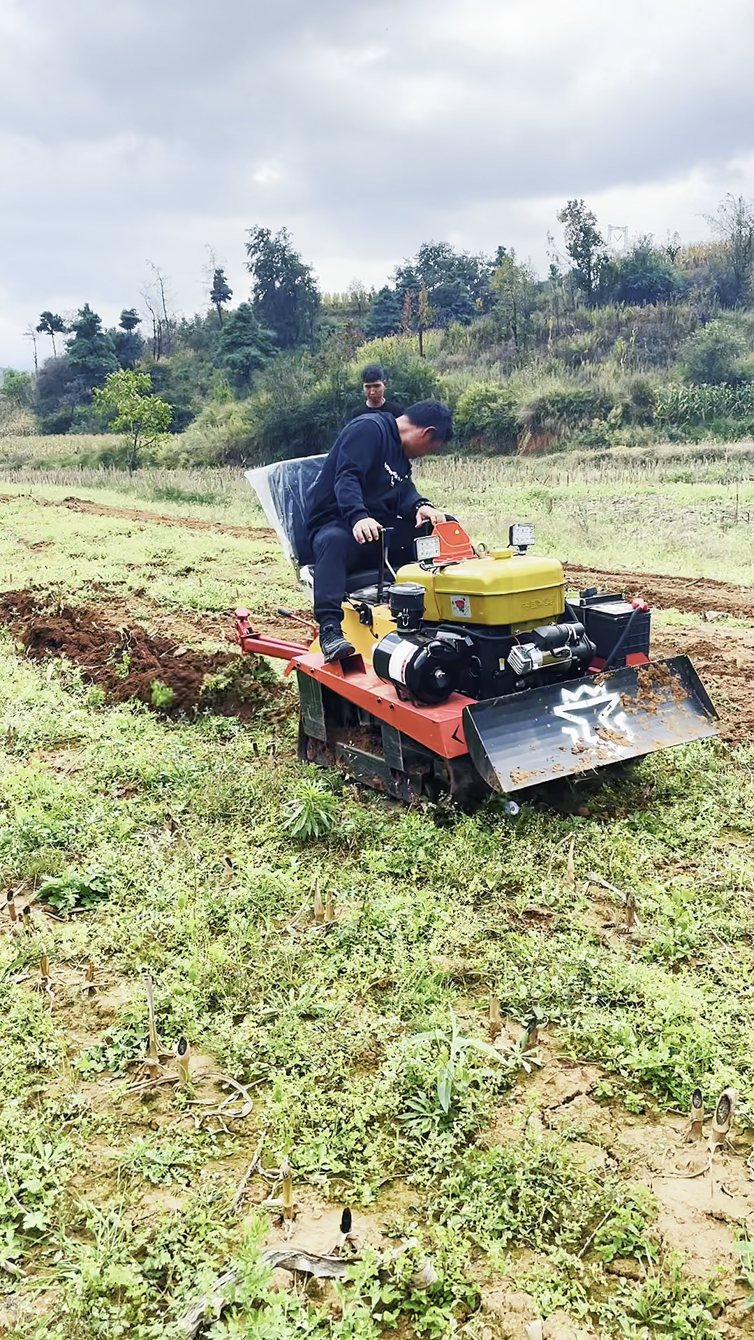 多功能履带旋耕机#犁地35公分,旋耕25公分.