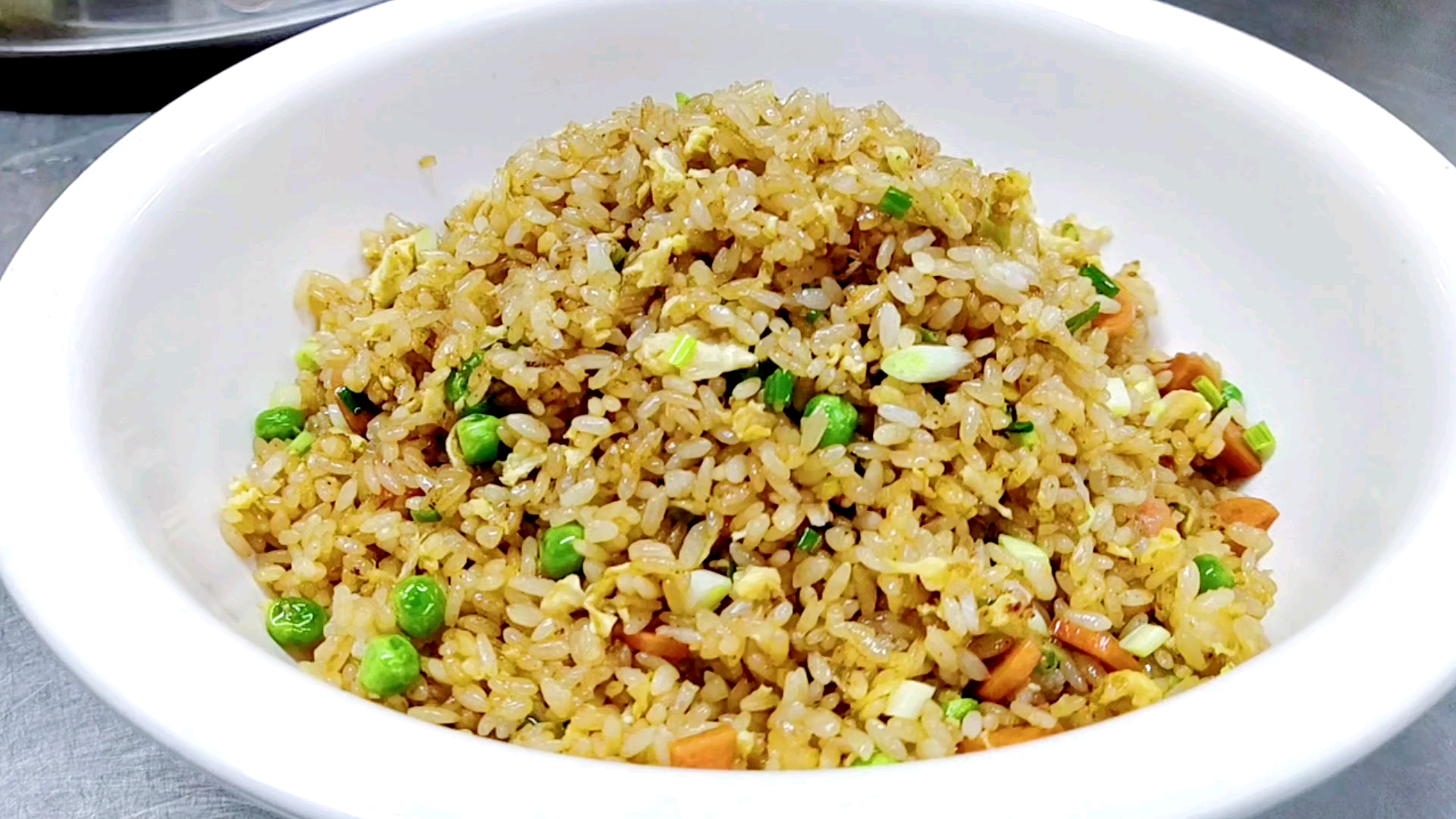 家乡特色美食#干香怡人的酱油炒饭