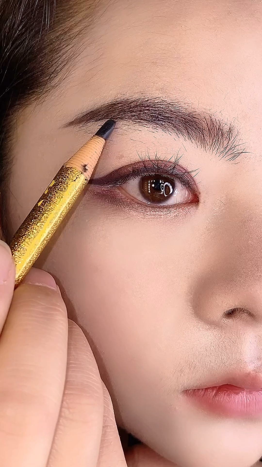 眼妆画眉#画眉技巧,眉毛画不好就用遮瑕笔改眉,画出好看干净的眉毛