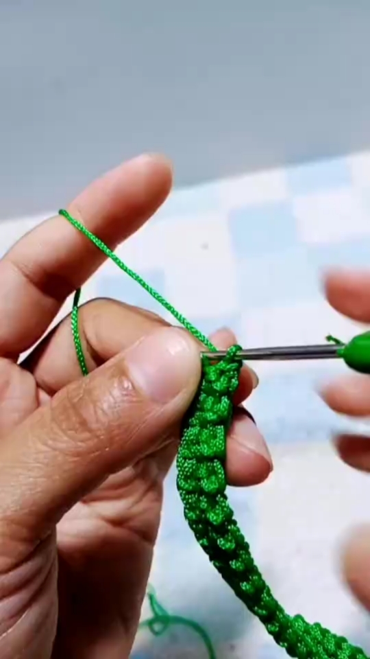 全民最牛手艺人加宽虾辫包带的钩法