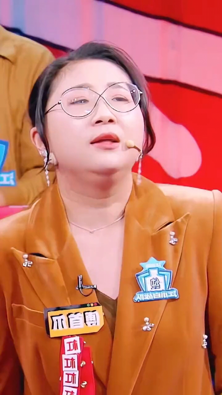 傅首尔当一个孩子手里有100颗糖他怎么会介意分享但他手里只有一颗又