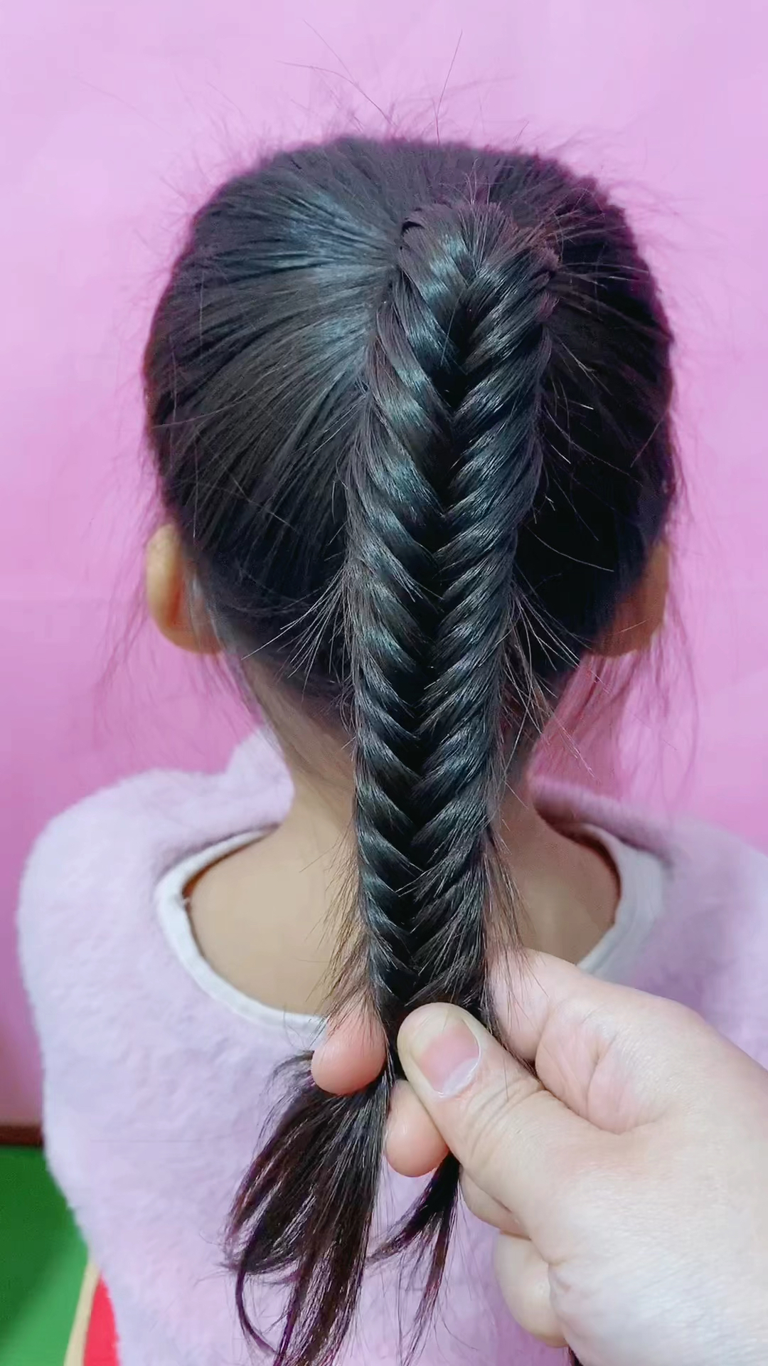 全民最火编发#儿童鱼骨辫超慢动作教程-全民小视频