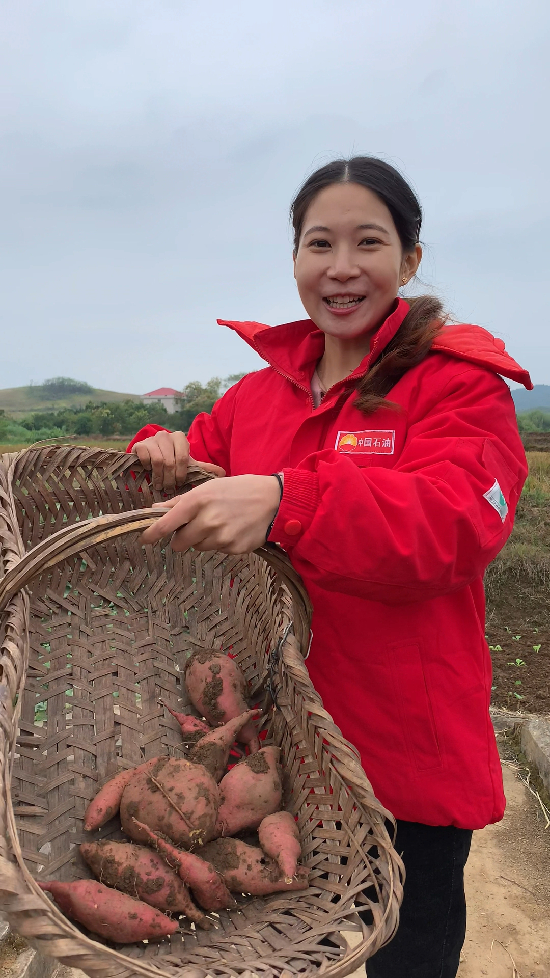 找老婆不要找农村的,穿的土里土气,不会化妆,还不会打扮,带出去都没有