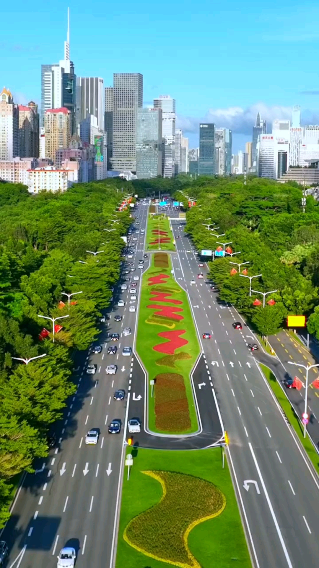 深圳:最美大道,深南大道福田段犹如公园.