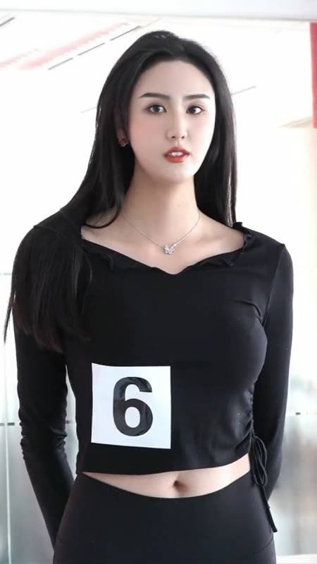 2015十佳职业模特宋可欣面试某品牌秀