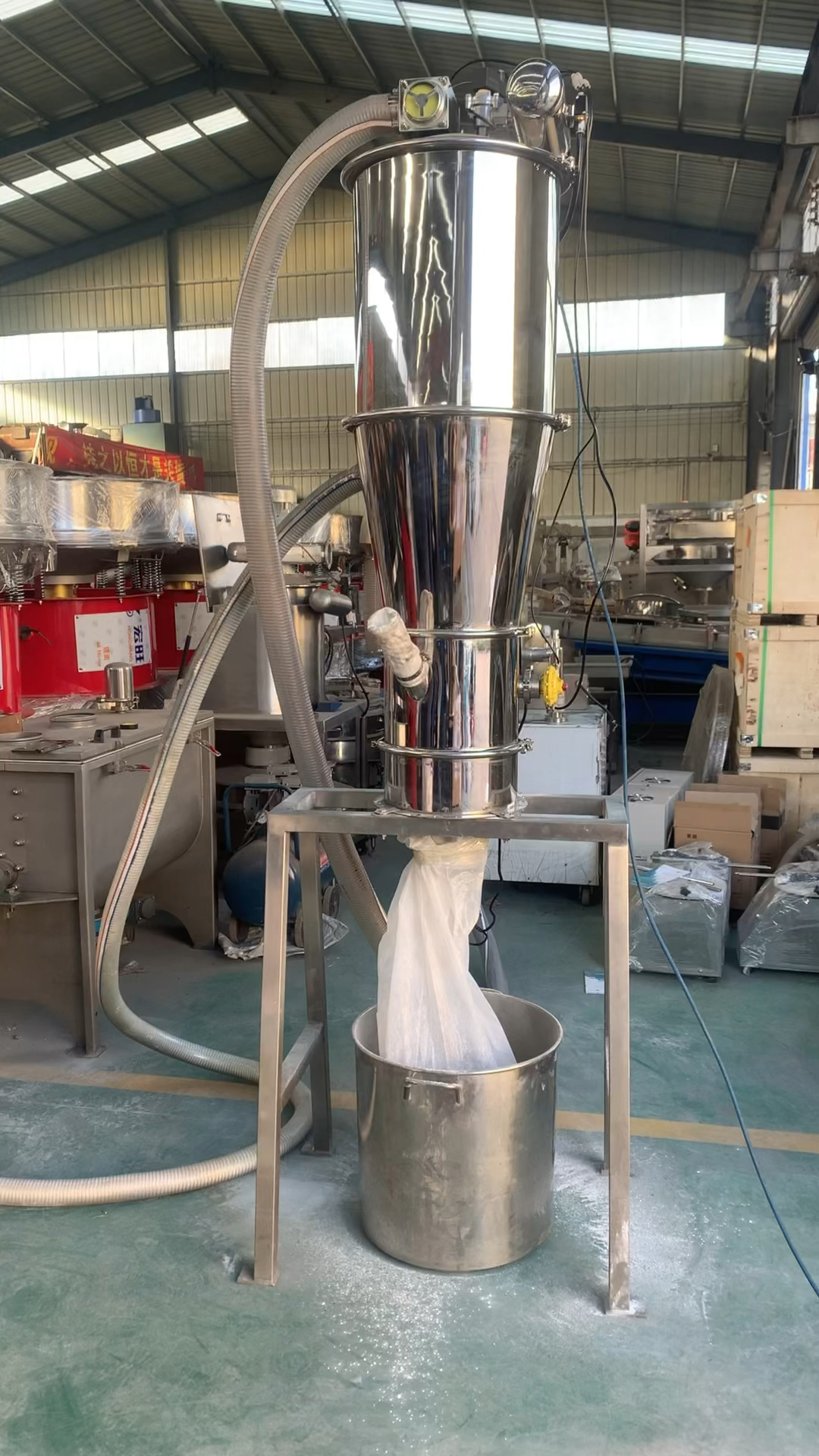 真空上料机用于面粉输送实验视频环保无粉尘