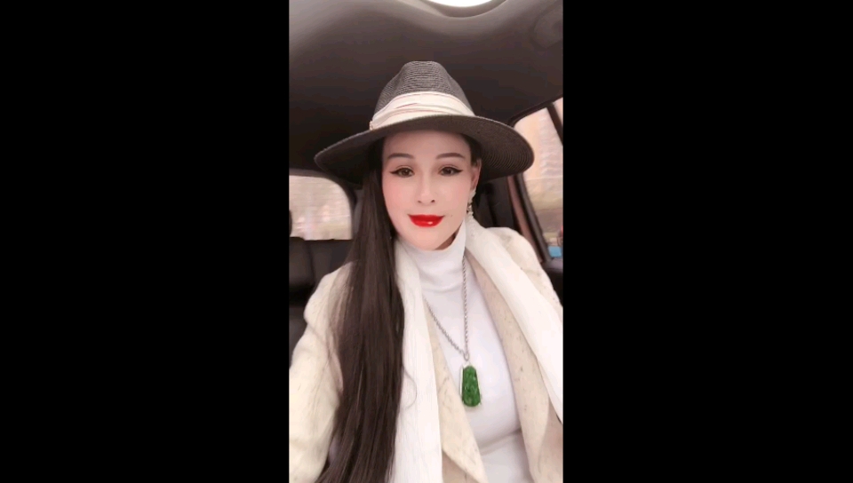 影视歌星一尹飞儿