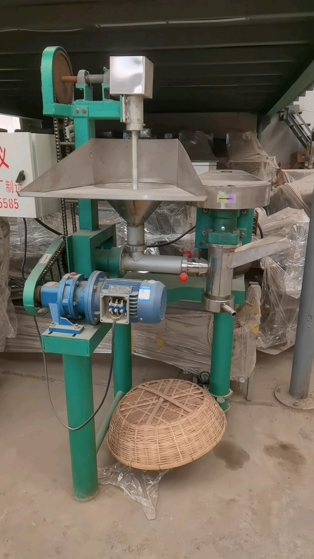 辣条机牛筋面机#这是一款真正的自动进面的牛筋面机器