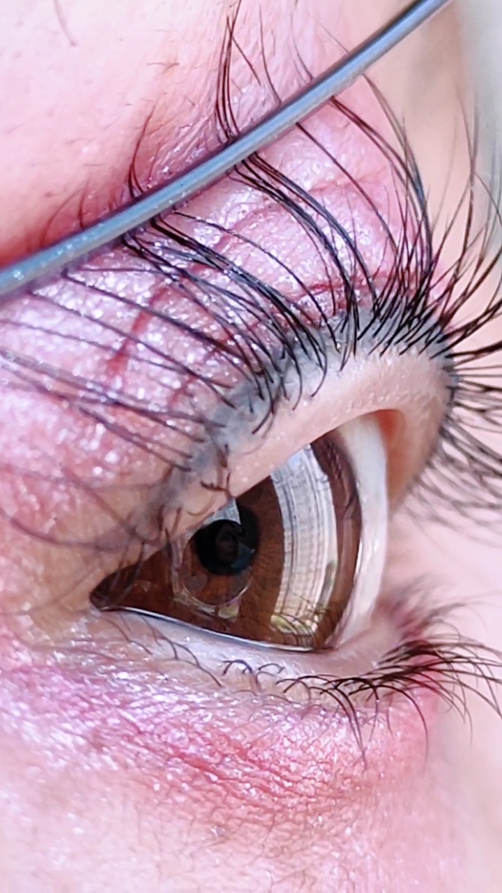 教你养出长睫毛#你们说行不行用一个月养出来了长睫毛,使劲玩,眼皮