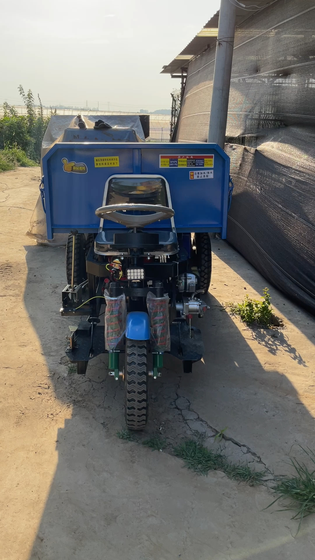 盛秋柴油自卸三轮车#12马力柴油自卸三轮车