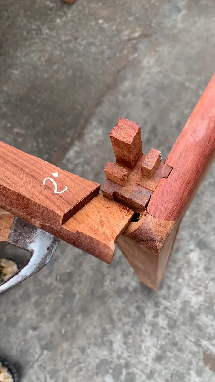 红木家具都是用榫卯结构