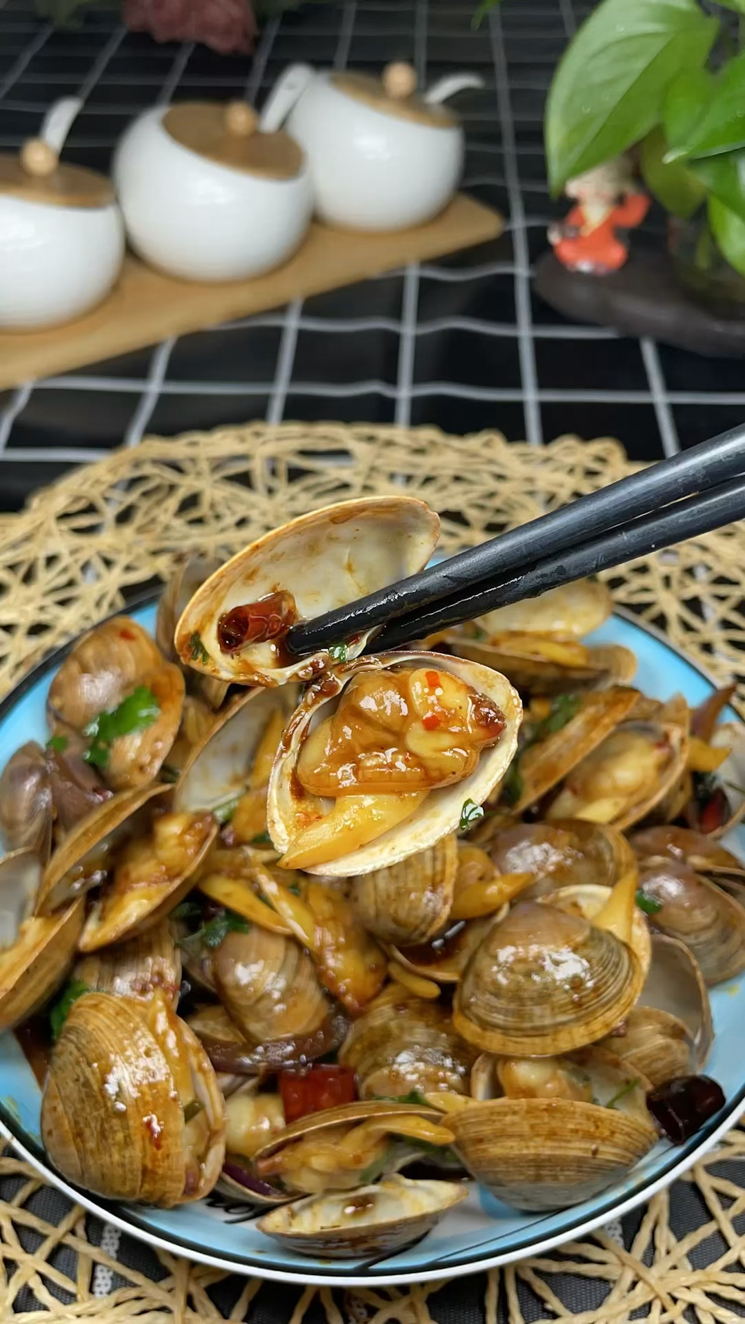 美食辣炒蚬子的家常做法简单好做鲜味十足