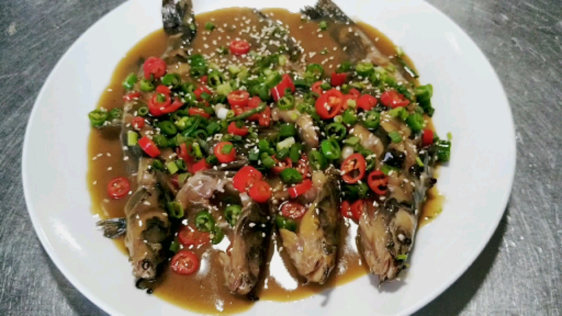 美食#生焖三枪鱼:三枪鱼这样做,咸香微辣,是下饭的好菜!