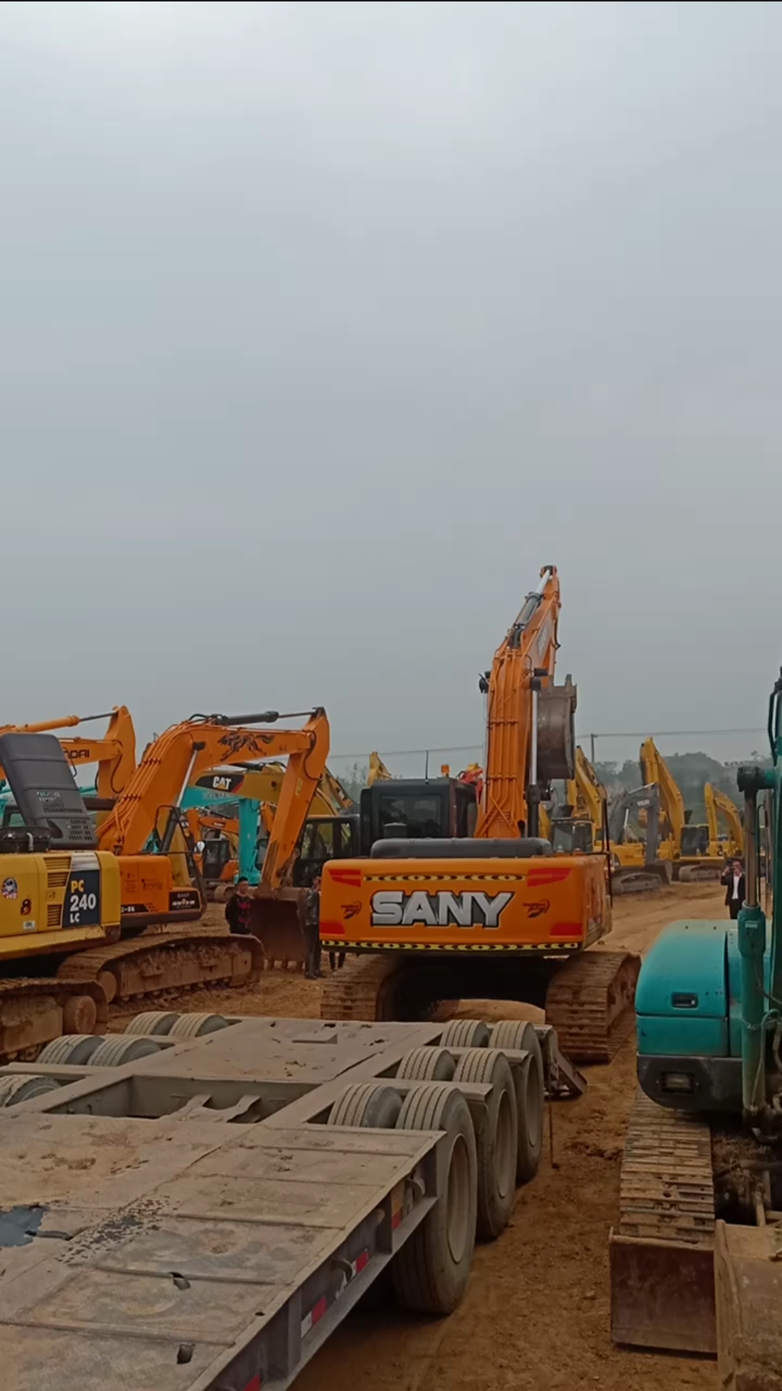 二手挖掘机个人#三一二手挖掘机装车视频