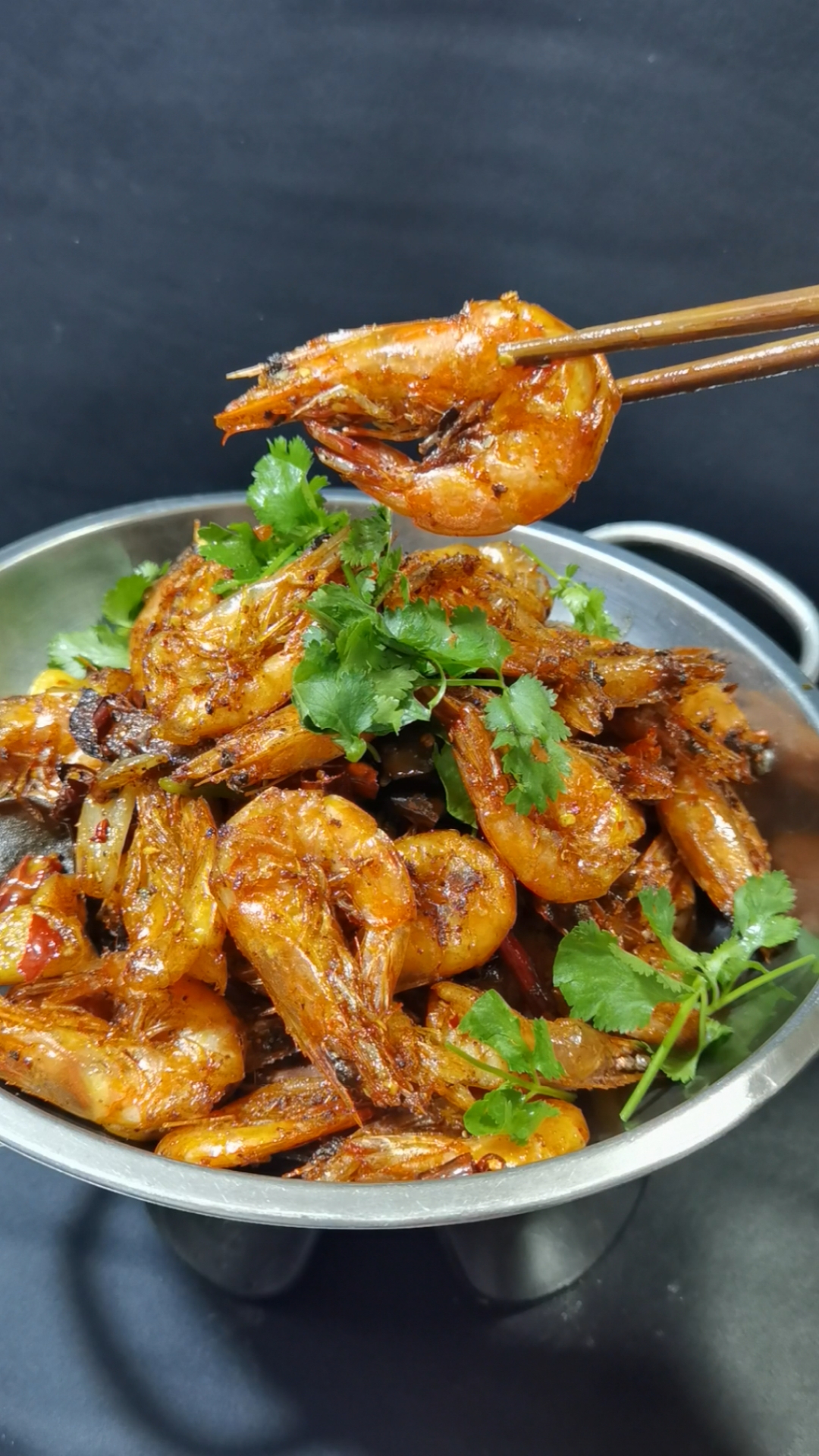 吃喝玩乐过假期#干锅香辣虾,学会它,宝宝们有口福了,在家也能做!