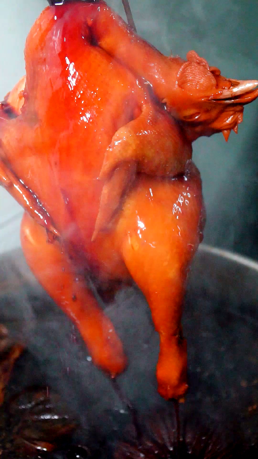 烧腊培训#学员亲自动手制作玫瑰露豉油鸡,师傅教的行不行,看烧腊技术