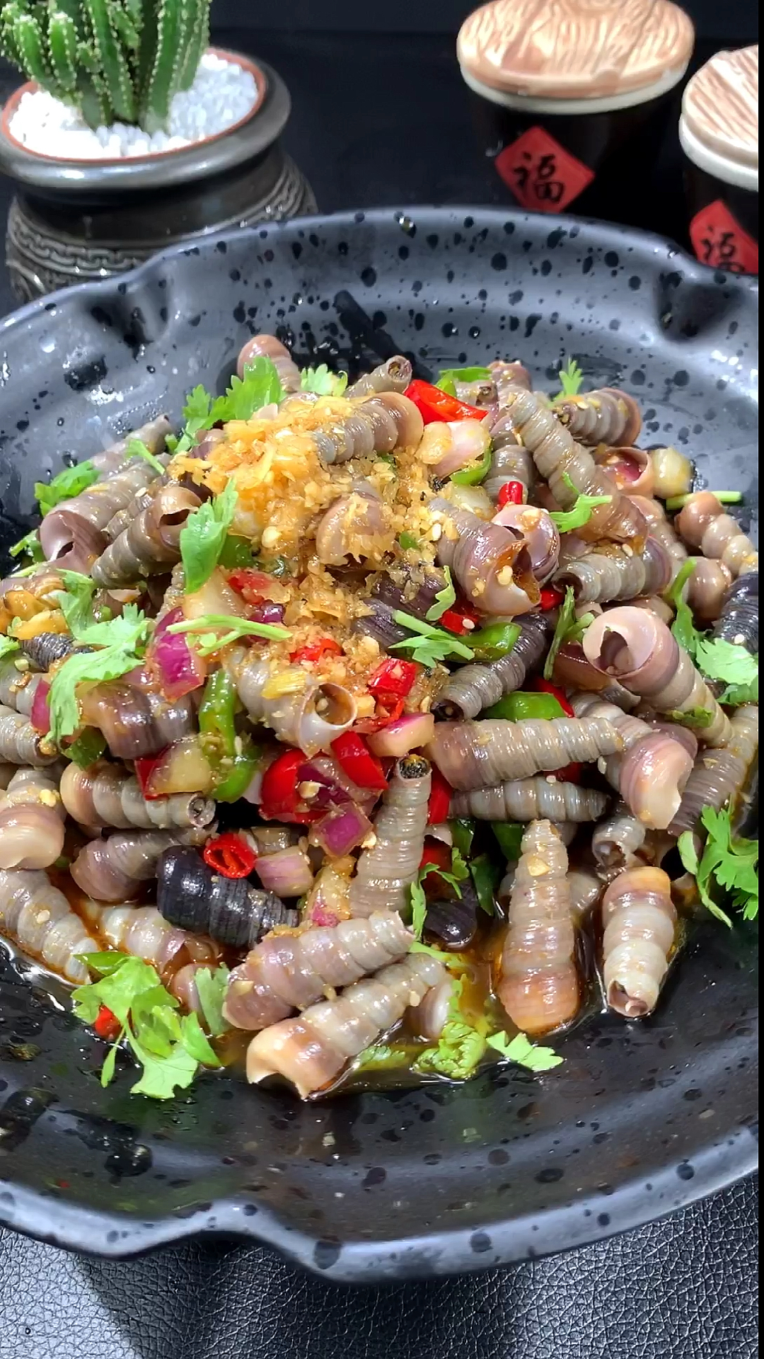 夏天约上三五好友来一份捞汁海钉螺,简直太完美了