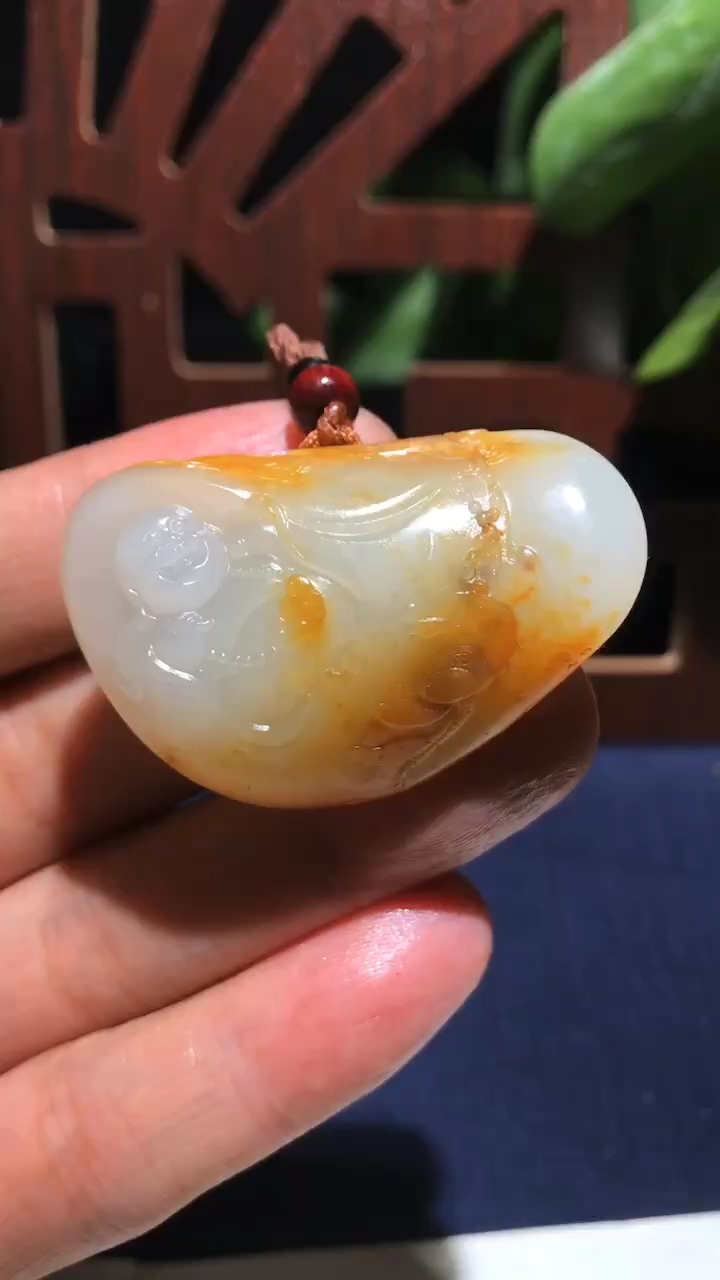 和田玉,红皮籽料,卧佛!