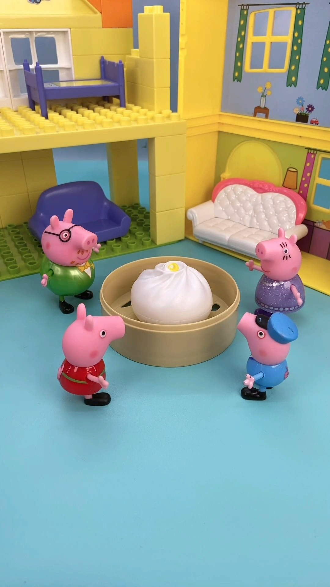 玩具小故事,佩奇想吃大包子.