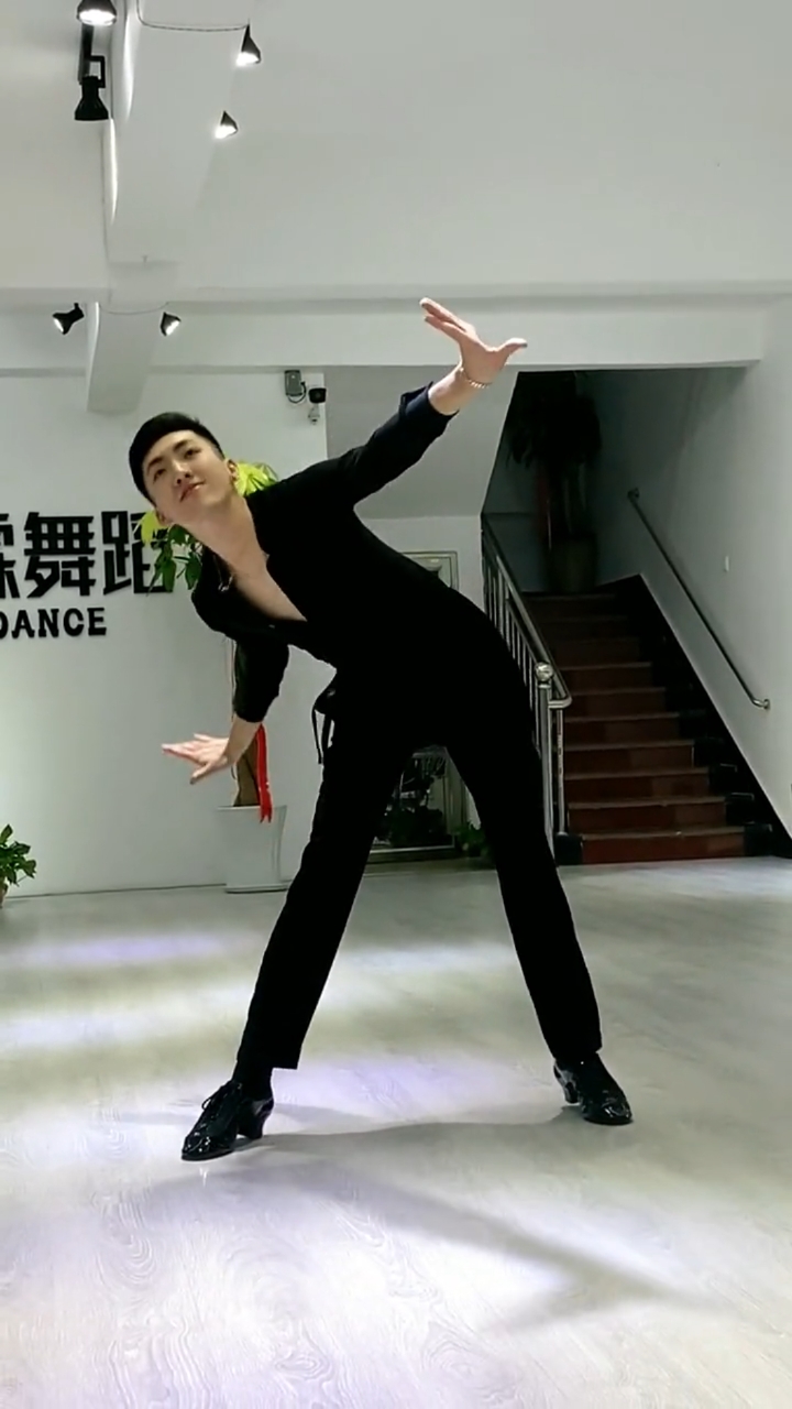 果果老师单人吉特巴.