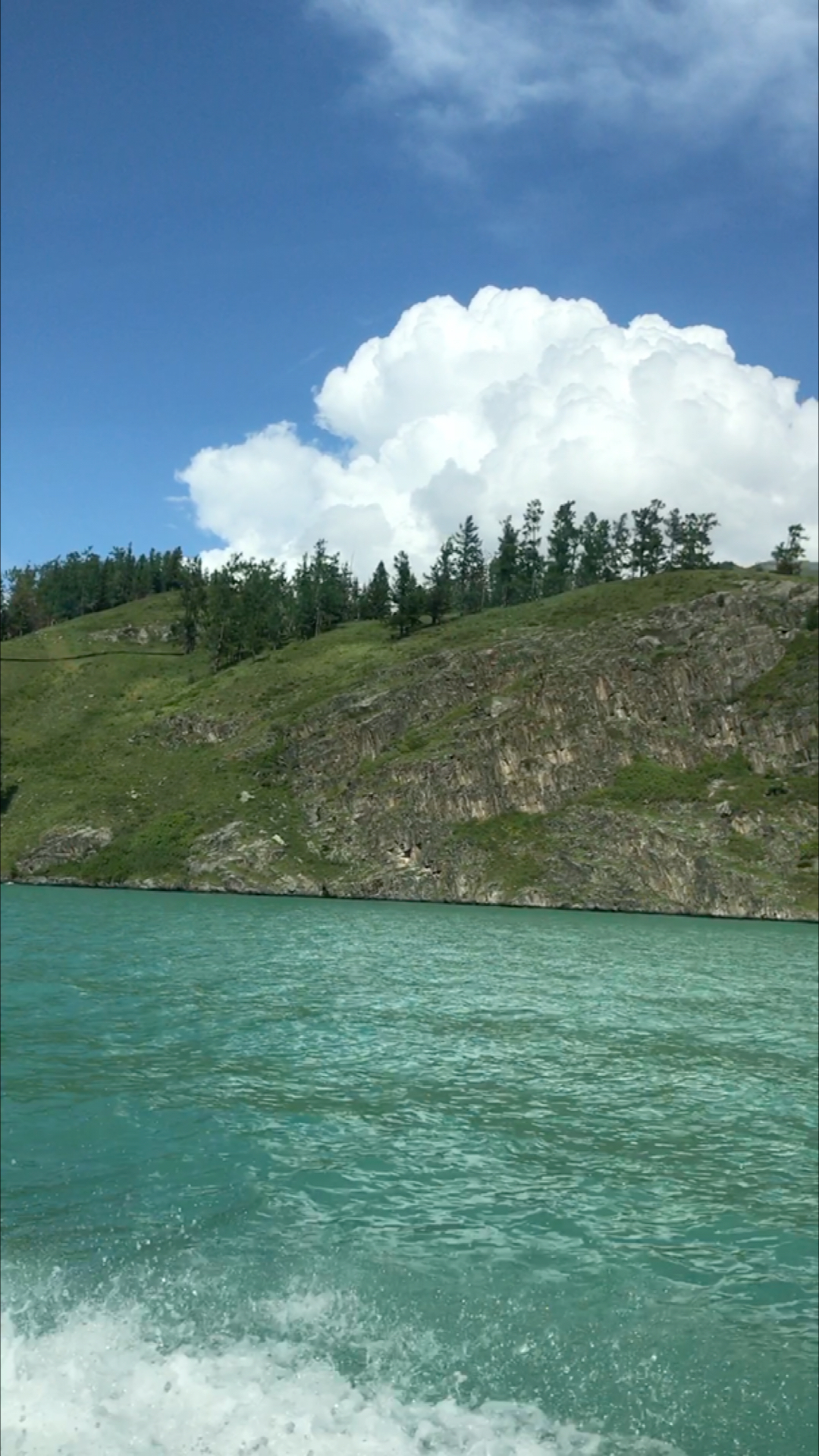 喀纳斯湖第一道弯