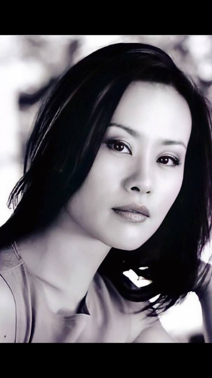 邬君梅,1966年2月5日出生于上海,女演员,制片人