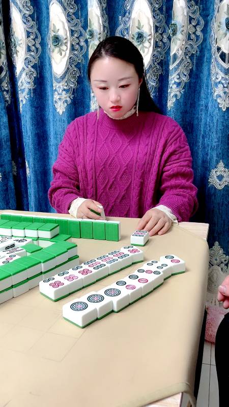 幸亏摸的是六筒,不然就尴尬了!