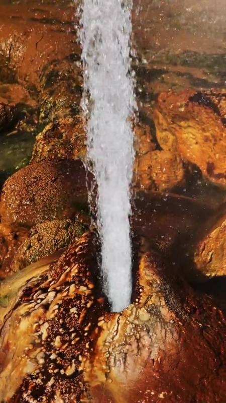 最美的风景#温泉喷泉,天然形成,喷射的泉眼