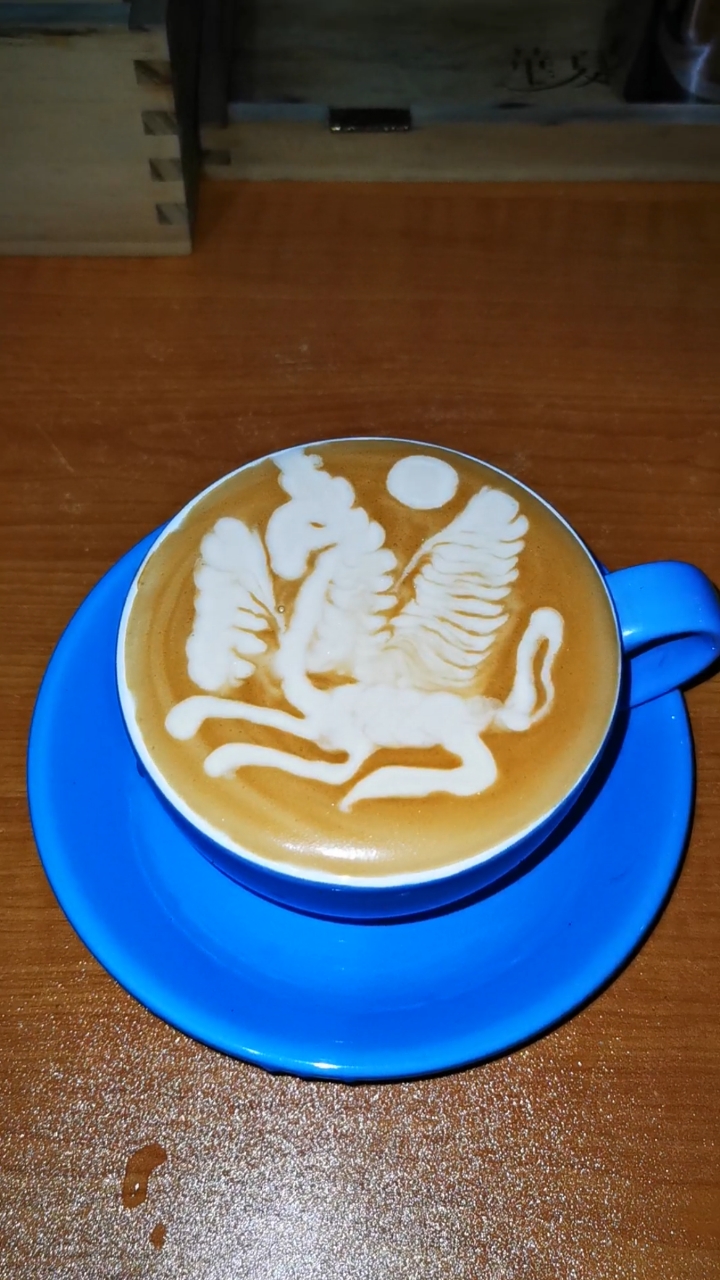 咖啡拉花#咖啡图案独角兽,嘴巴有点歪!