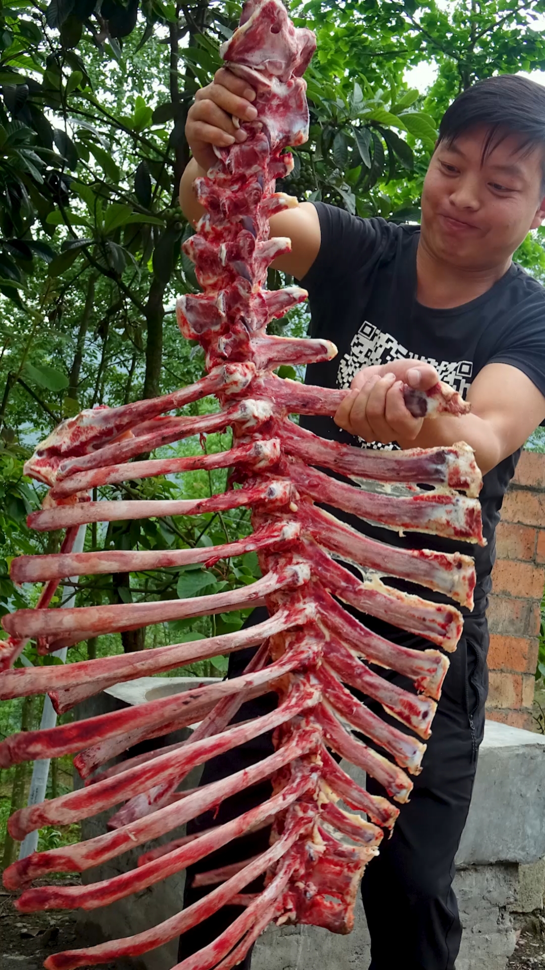 记录我的农村生活#买套牛骨架,炖一盆笋干,一家人吃的真过瘾