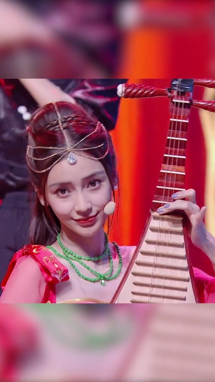明星#baby古装造型弹琵琶
