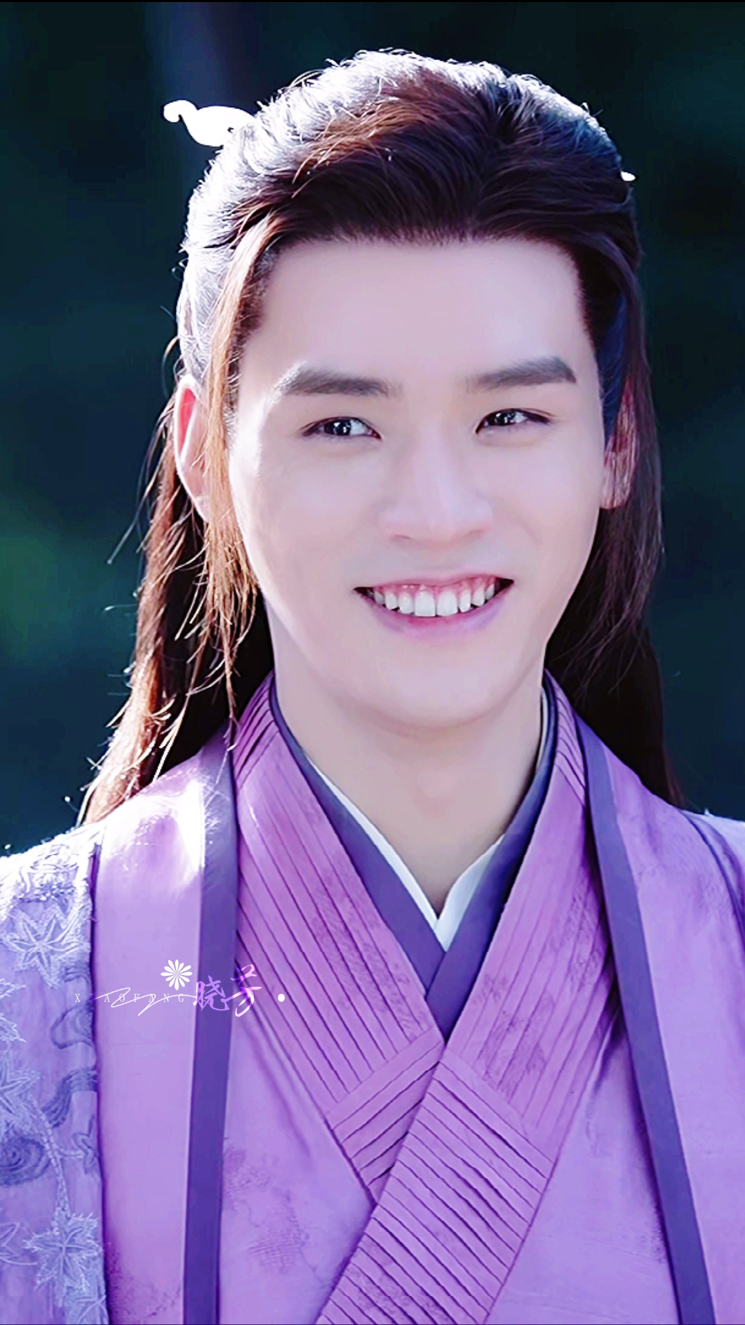 龚俊#我倒觉得这件紫色的好好看,他能驾驭任何一种颜色