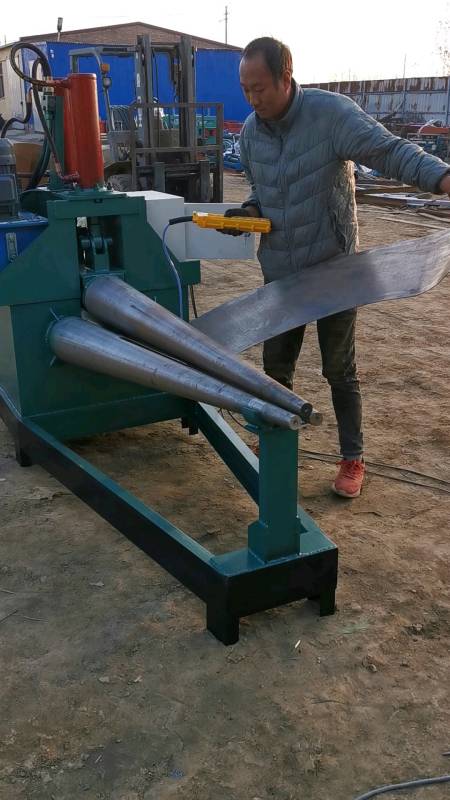 液压全自动锥形卷板机.厂家现场示范操作过程.谢谢大家的欣赏.与支持.