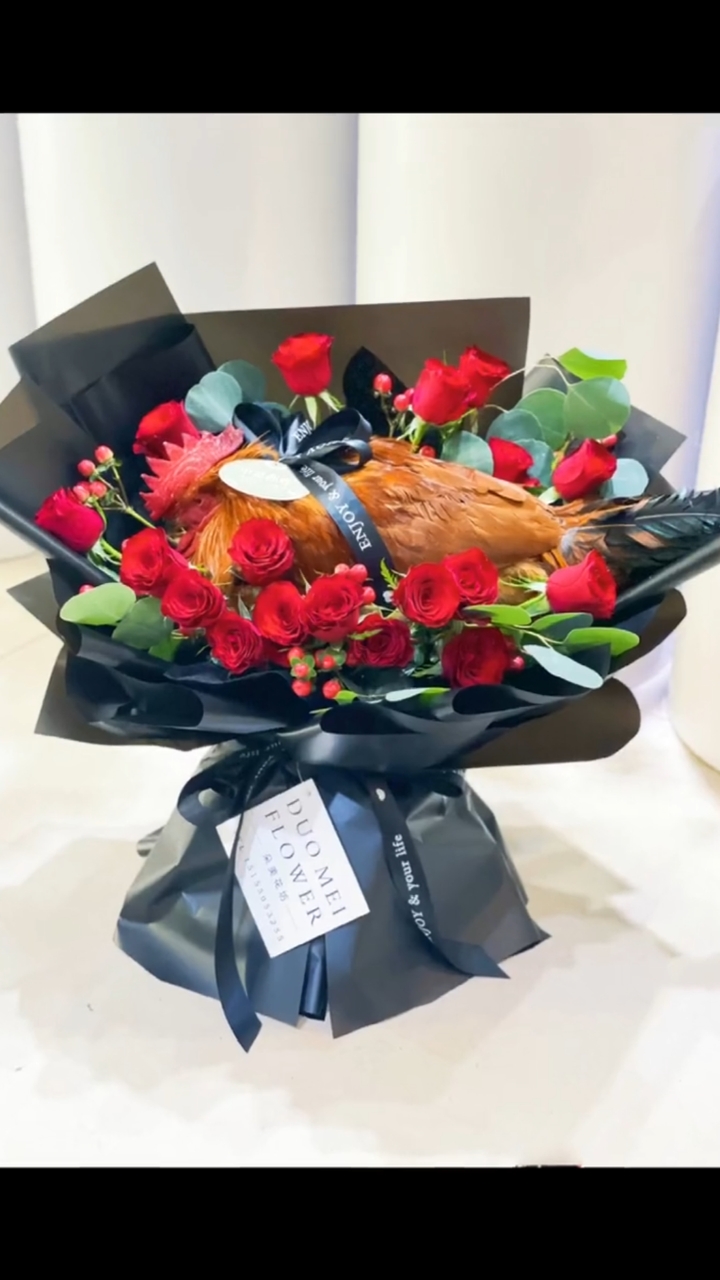 大公鸡这辈子都没有想过……还能搞个洗吹剪