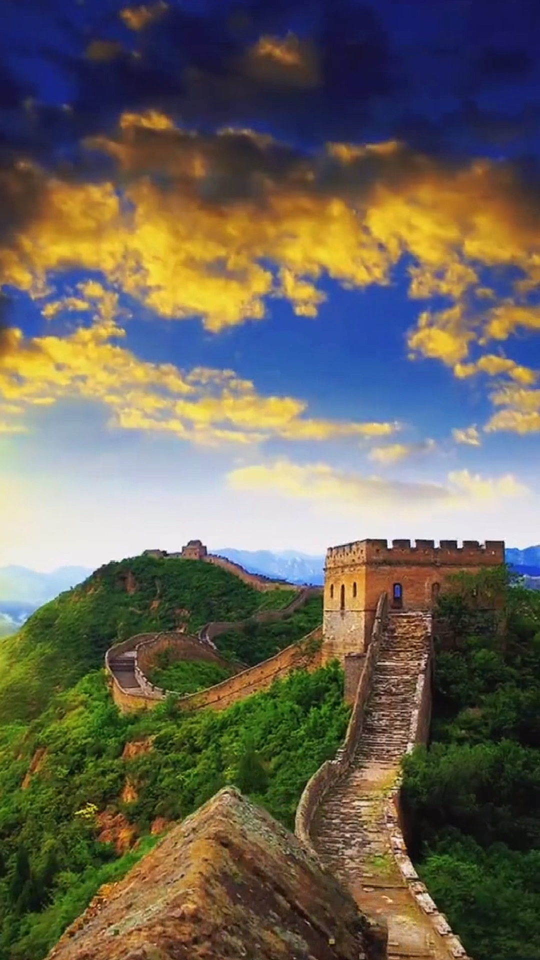 最美的风景万里长城远看像一条巨龙盘旋在群山峻岭宏伟壮观中国的骄傲