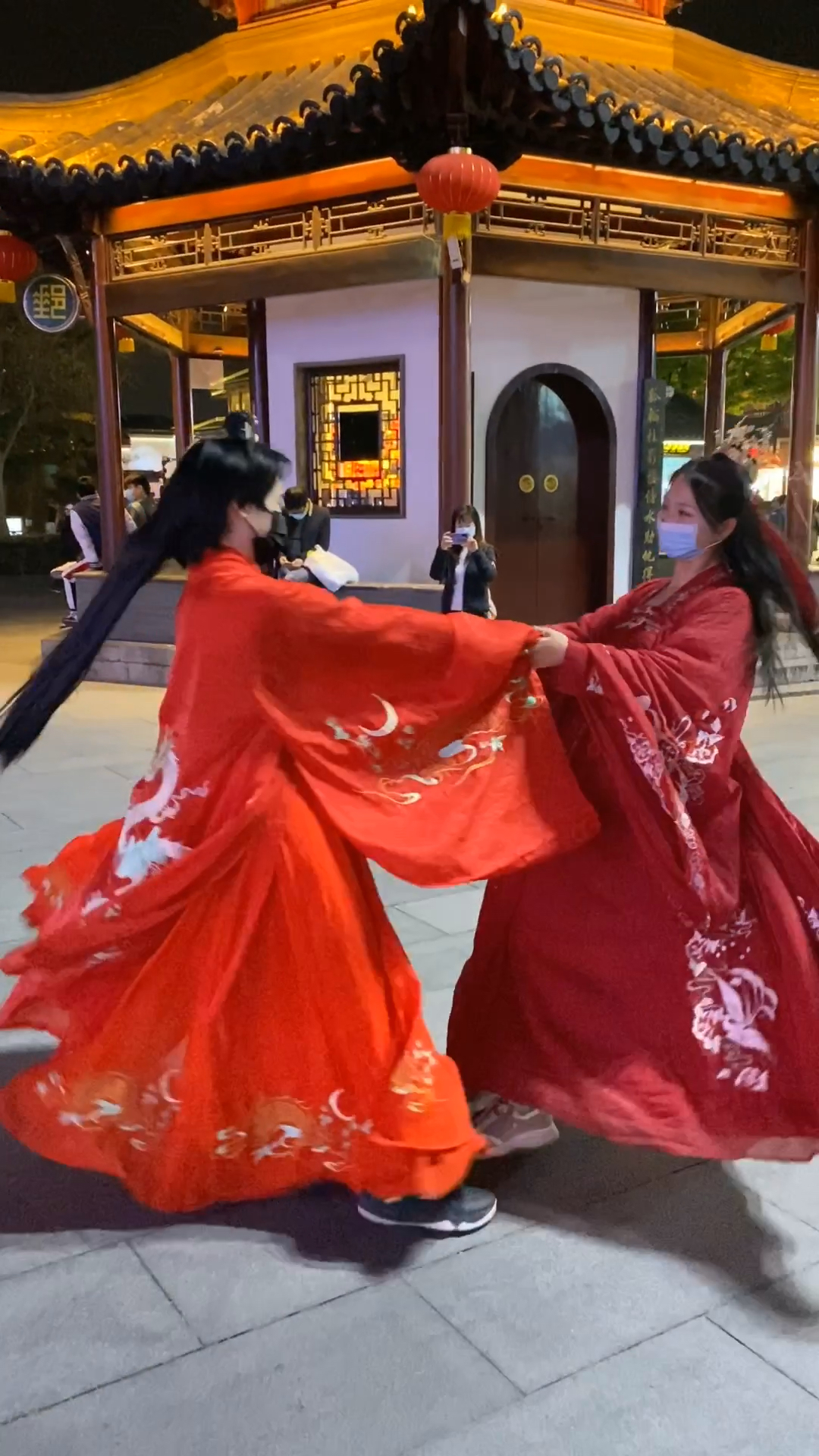 汉服#同袍们,你们平时见面是怎么打招呼的?